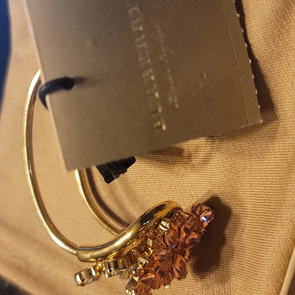 BURBERRY Gold Crystal Daisy Pin Cuff Bracelet NEW - Picture 6 of 7